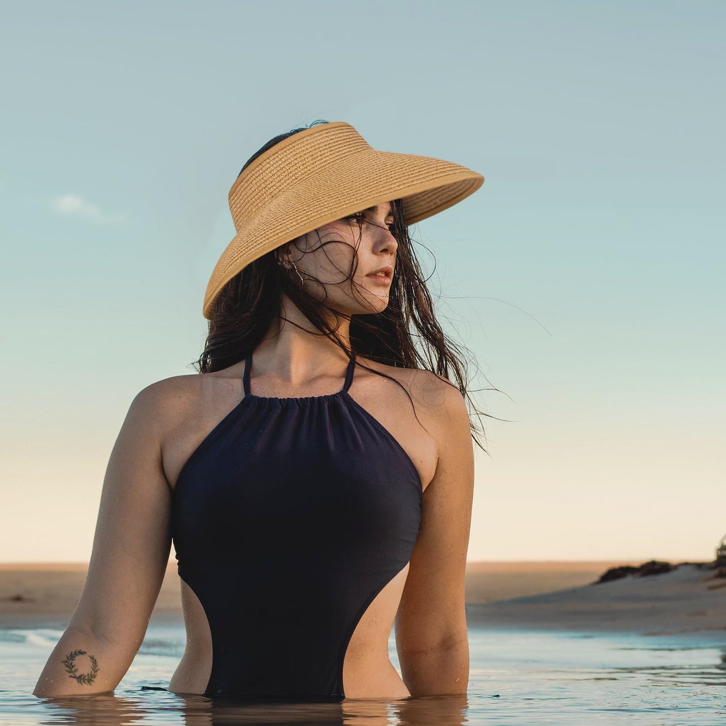 🌞  Foldable Open-Top Straw Sun Hat